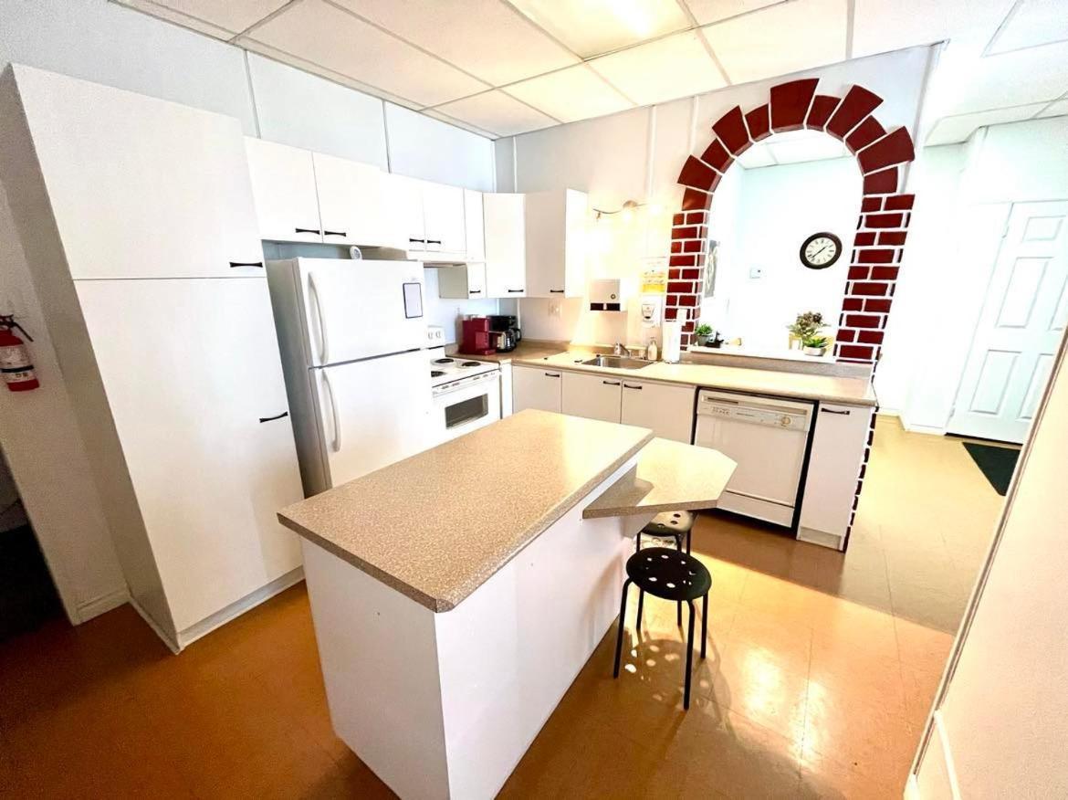 Les Appartements Du Vieil Edifice Metabetchouan エクステリア 写真